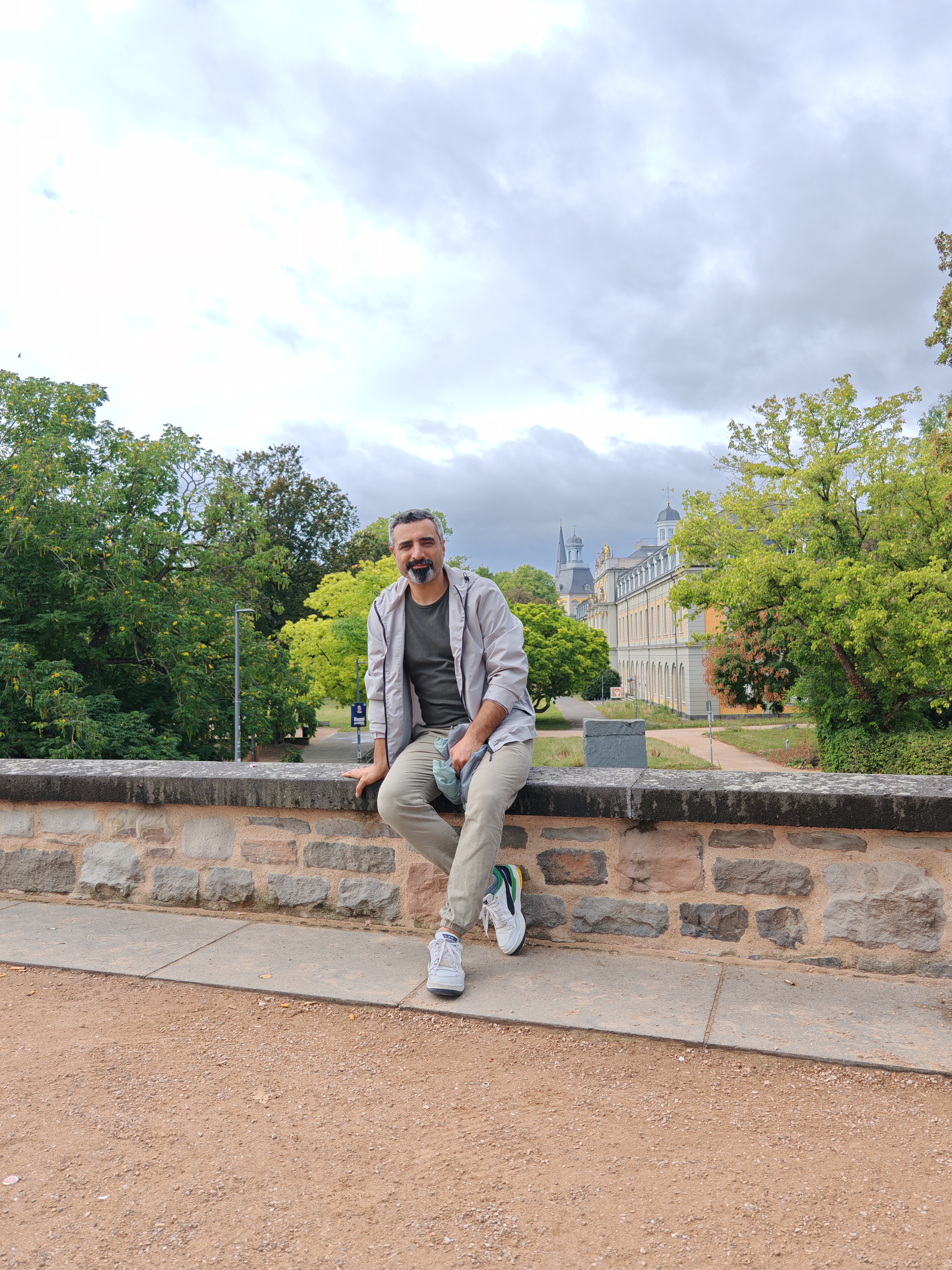 Bonn içinde iş arıyorum